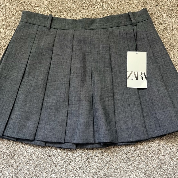 Zara Gray Pleated Women's Skirt - Picture 1 of 4